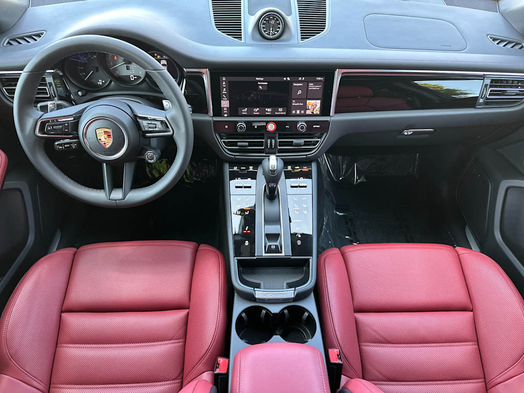 Thumbnail: 2026 Porsche Macan - 2