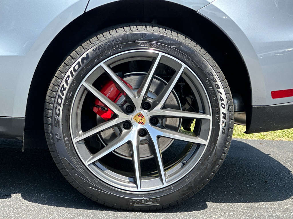 Thumbnail: 2026 Porsche Macan - 8