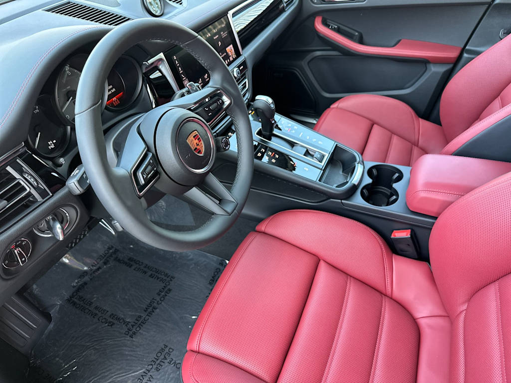 Thumbnail: 2026 Porsche Macan - 10