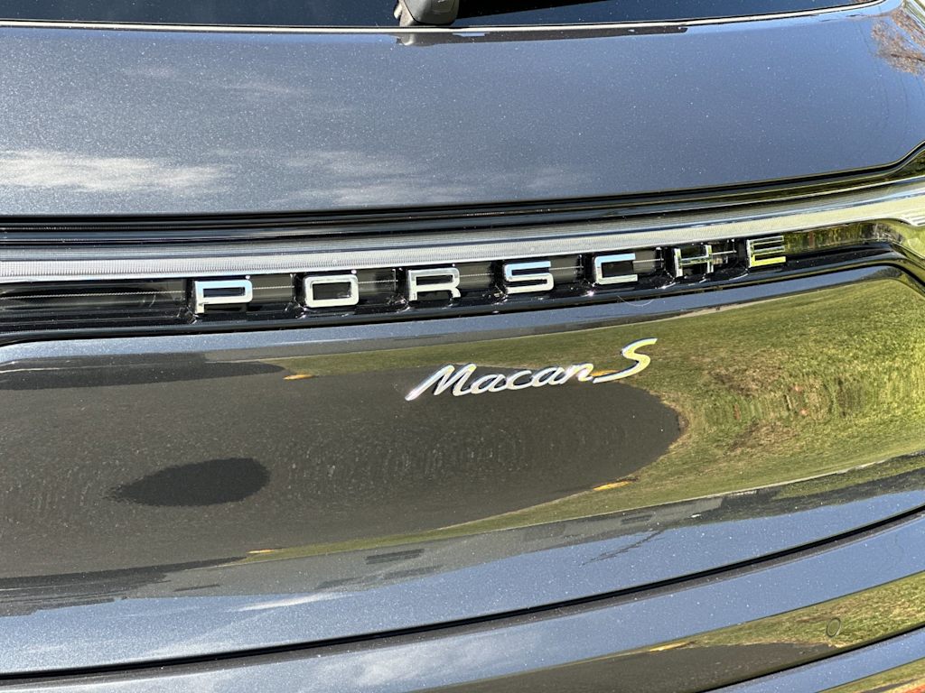 Thumbnail: 2026 Porsche Macan - 6
