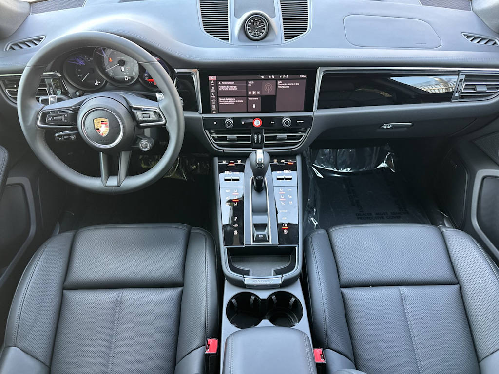 Thumbnail: 2026 Porsche Macan - 2