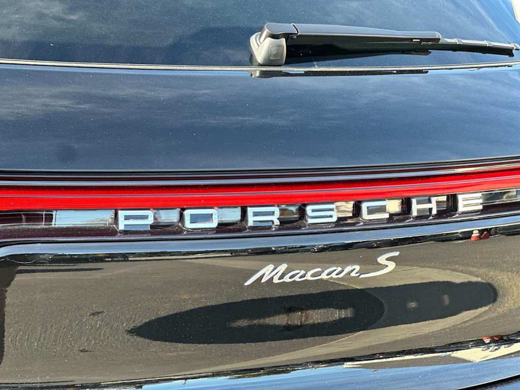 Thumbnail: 2026 Porsche Macan - 34