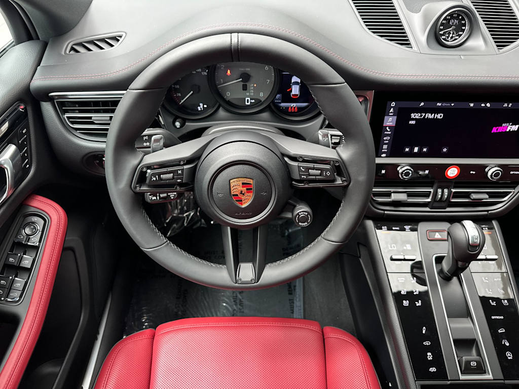 Thumbnail: 2026 Porsche Macan - 8