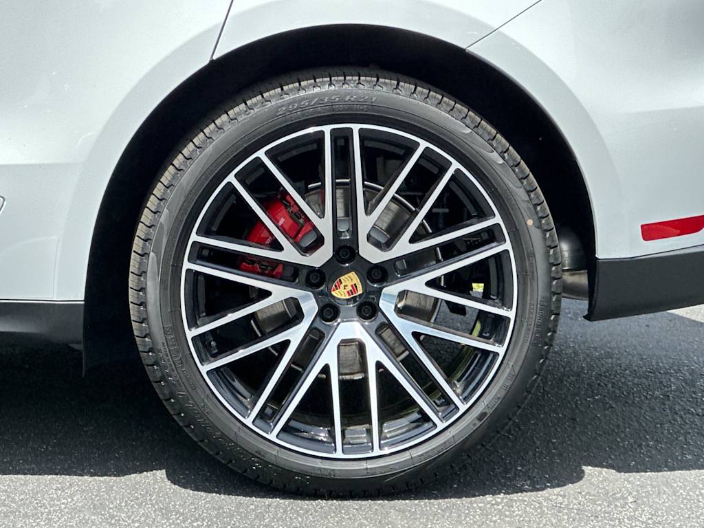 Thumbnail: 2026 Porsche Macan - 7