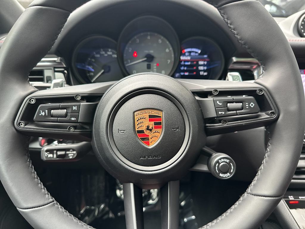 Thumbnail: 2026 Porsche Macan - 30