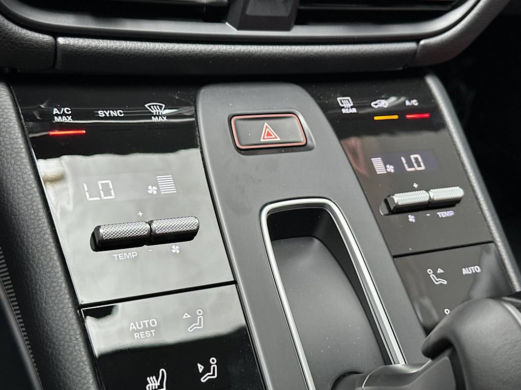 Thumbnail: 2026 Porsche Macan - 13