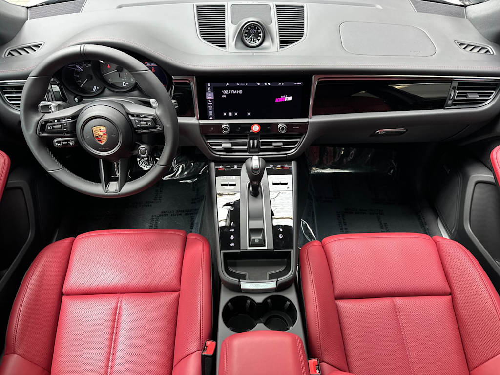 Thumbnail: 2026 Porsche Macan - 2