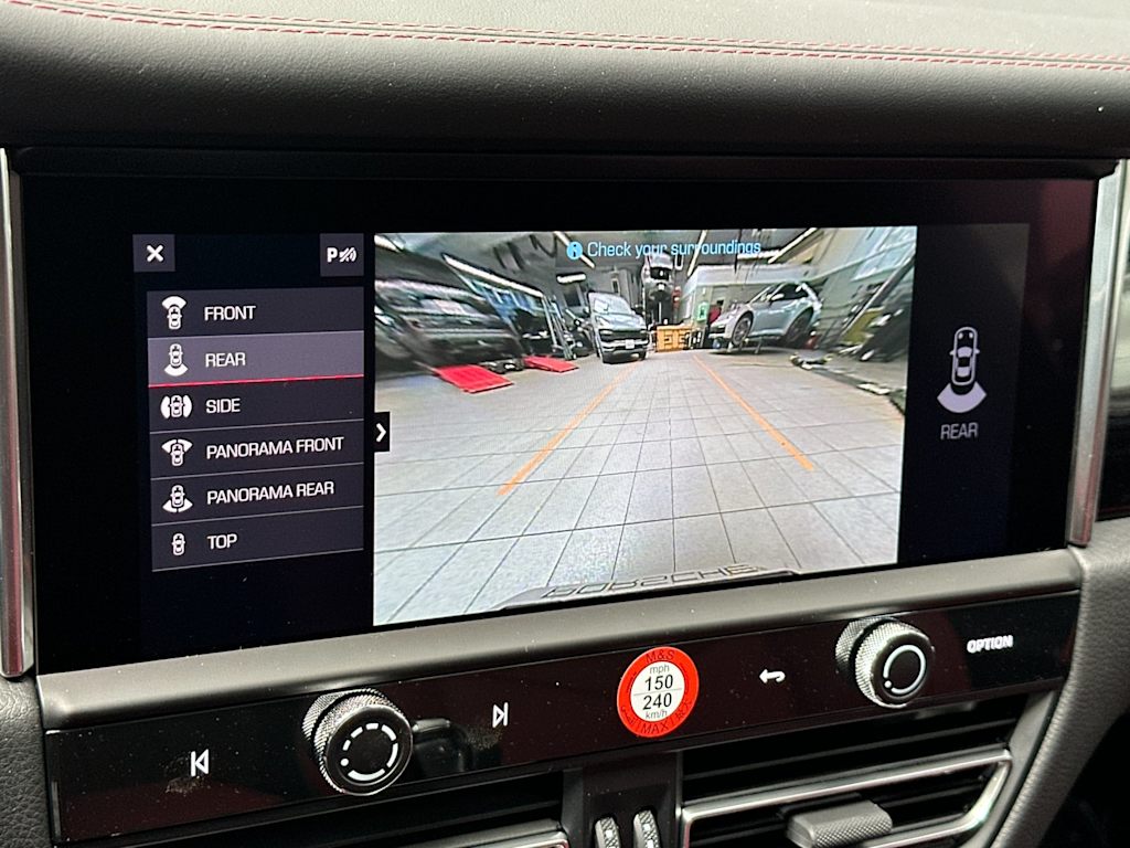 Thumbnail: 2026 Porsche Macan - 28