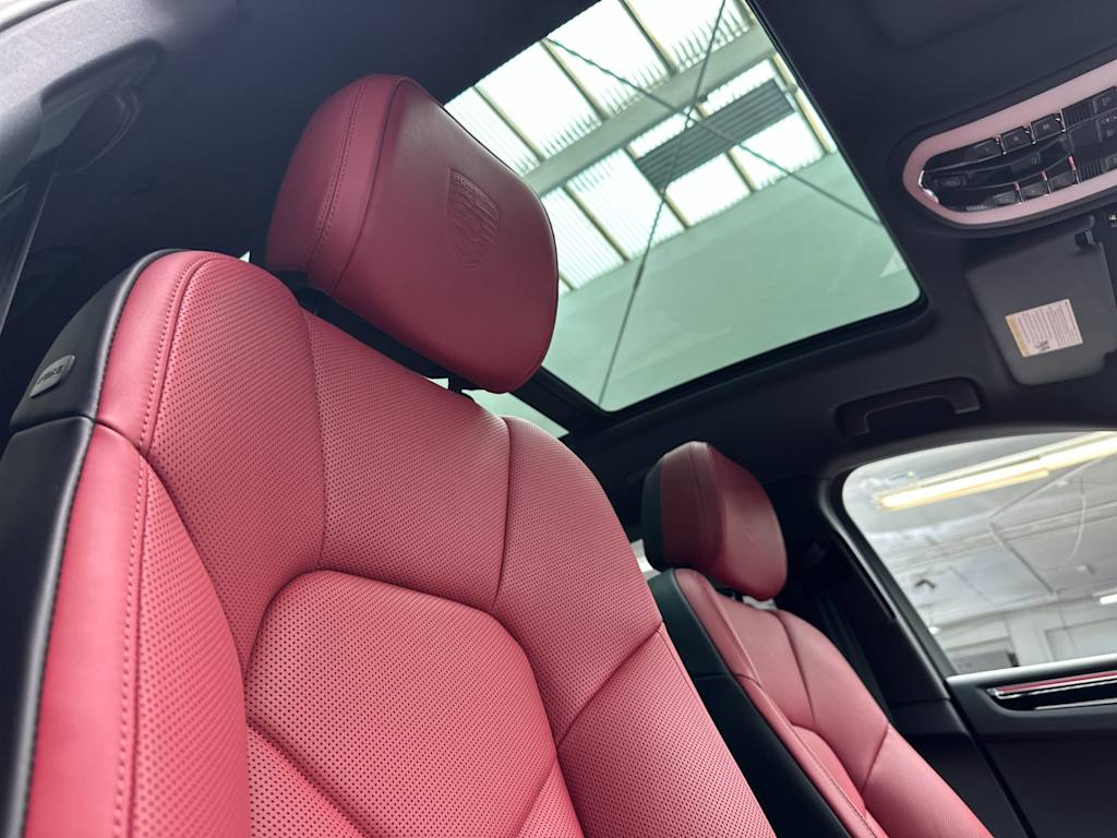 Thumbnail: 2026 Porsche Macan - 24