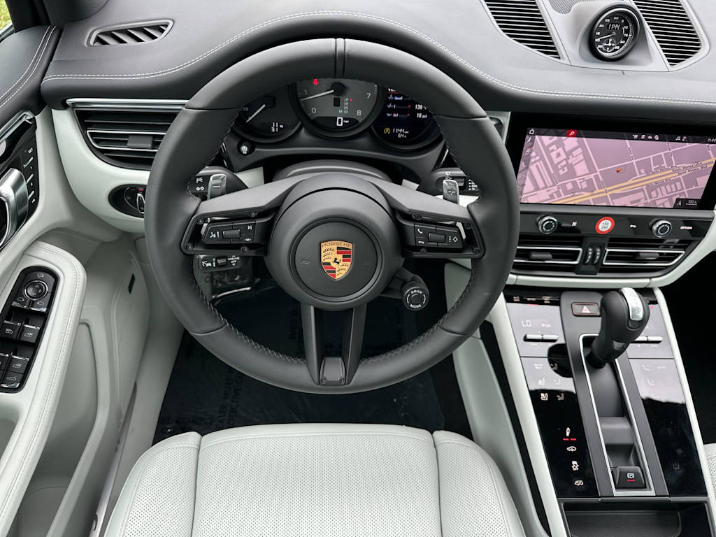 Thumbnail: 2026 Porsche Macan - 9