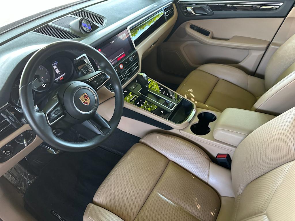 Thumbnail: 2023 Porsche Macan - 10