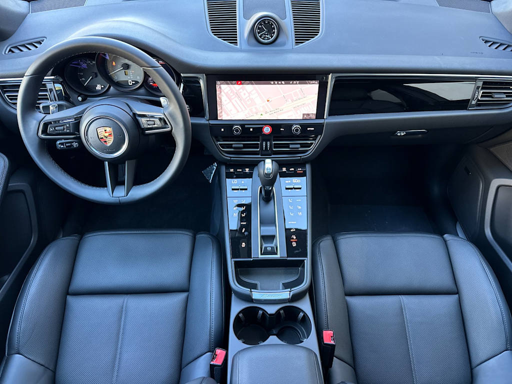 Thumbnail: 2026 Porsche Macan - 9