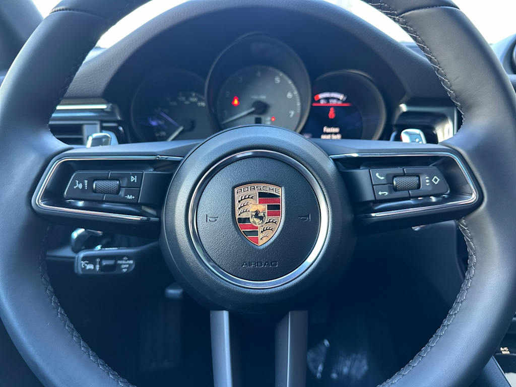 Thumbnail: 2026 Porsche Macan - 30