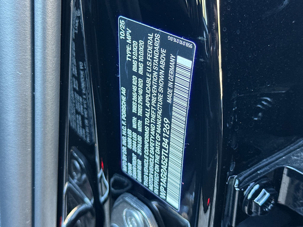 Thumbnail: 2026 Porsche Macan - 18