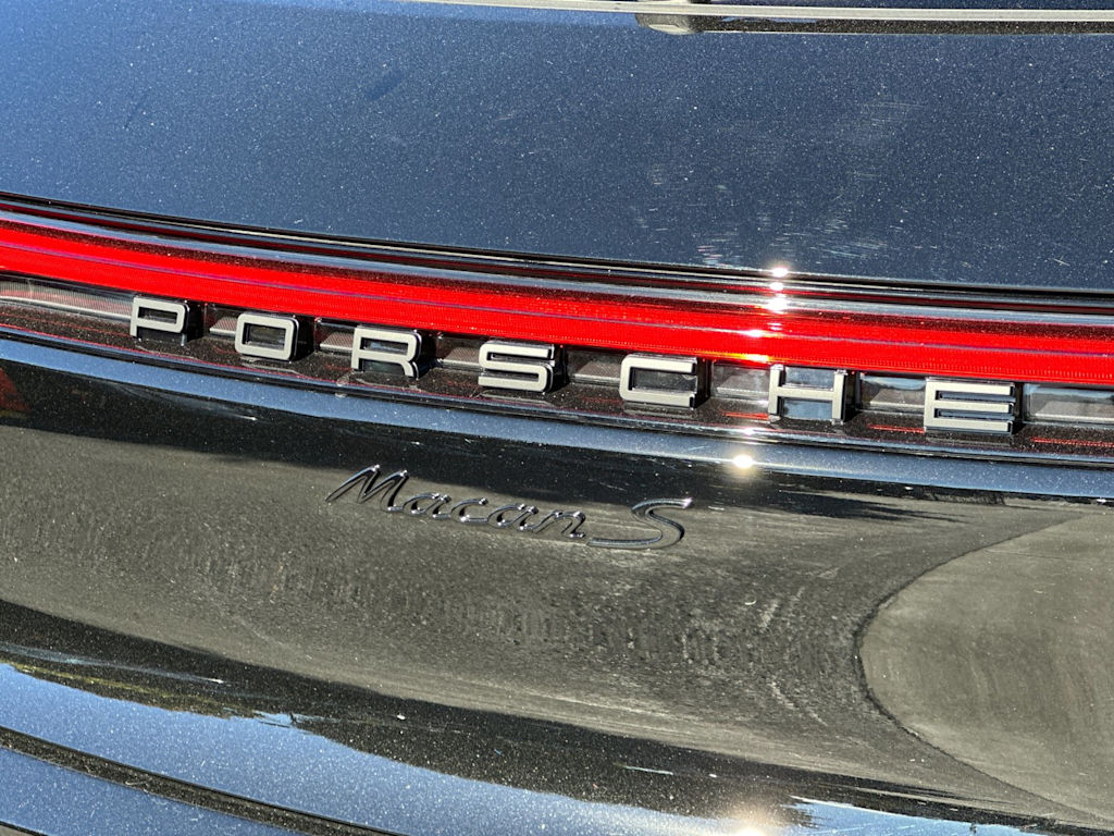 Thumbnail: 2026 Porsche Macan - 7