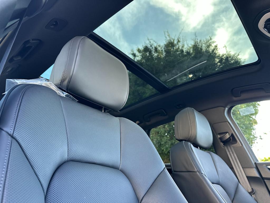 Thumbnail: 2026 Porsche Macan - 24