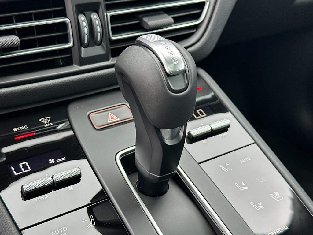 Thumbnail: 2026 Porsche Macan - 29