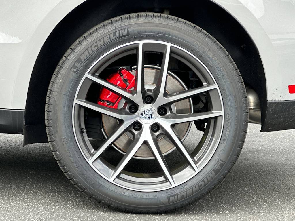 Thumbnail: 2026 Porsche Macan - 8