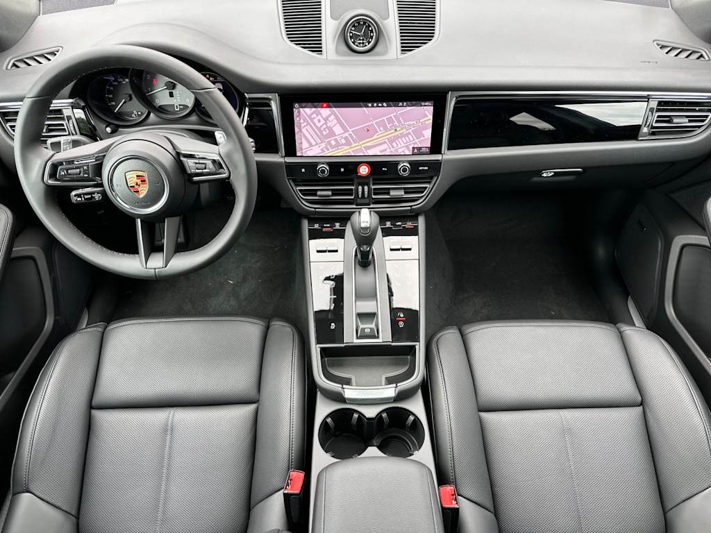 Thumbnail: 2026 Porsche Macan - 9