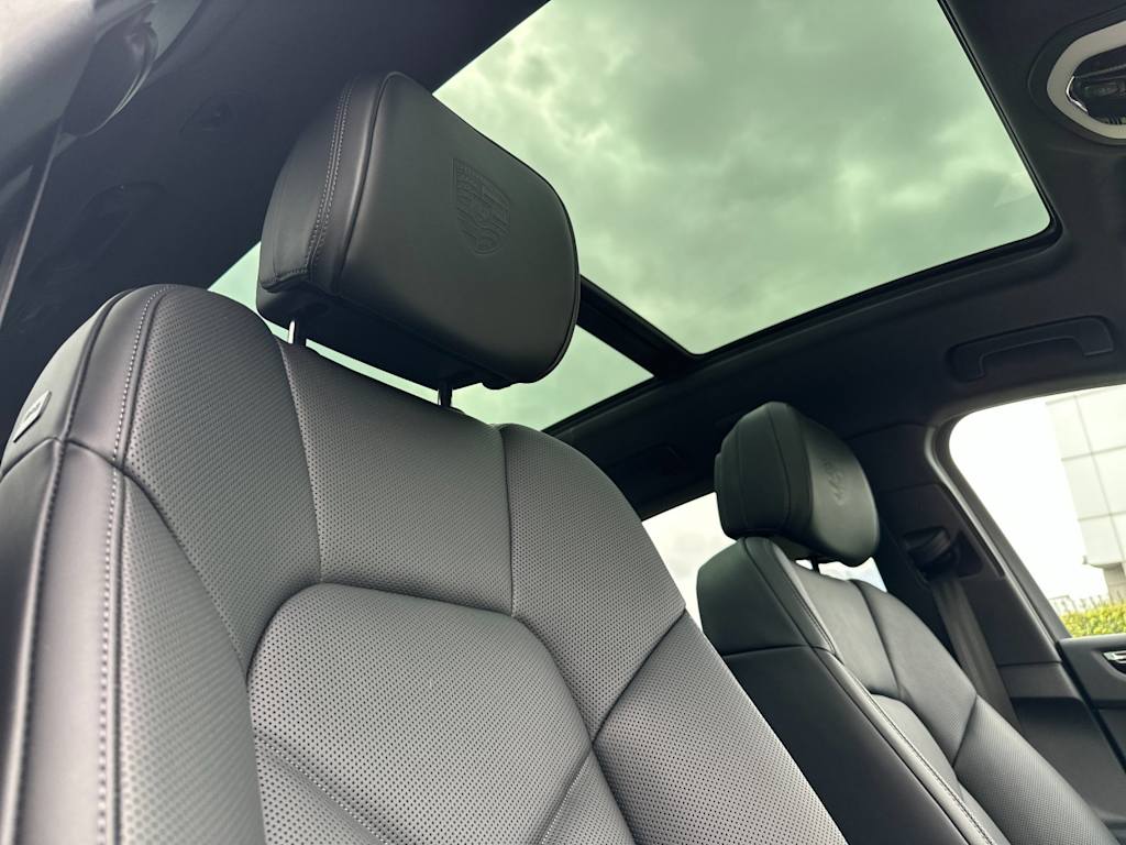 Thumbnail: 2026 Porsche Macan - 24