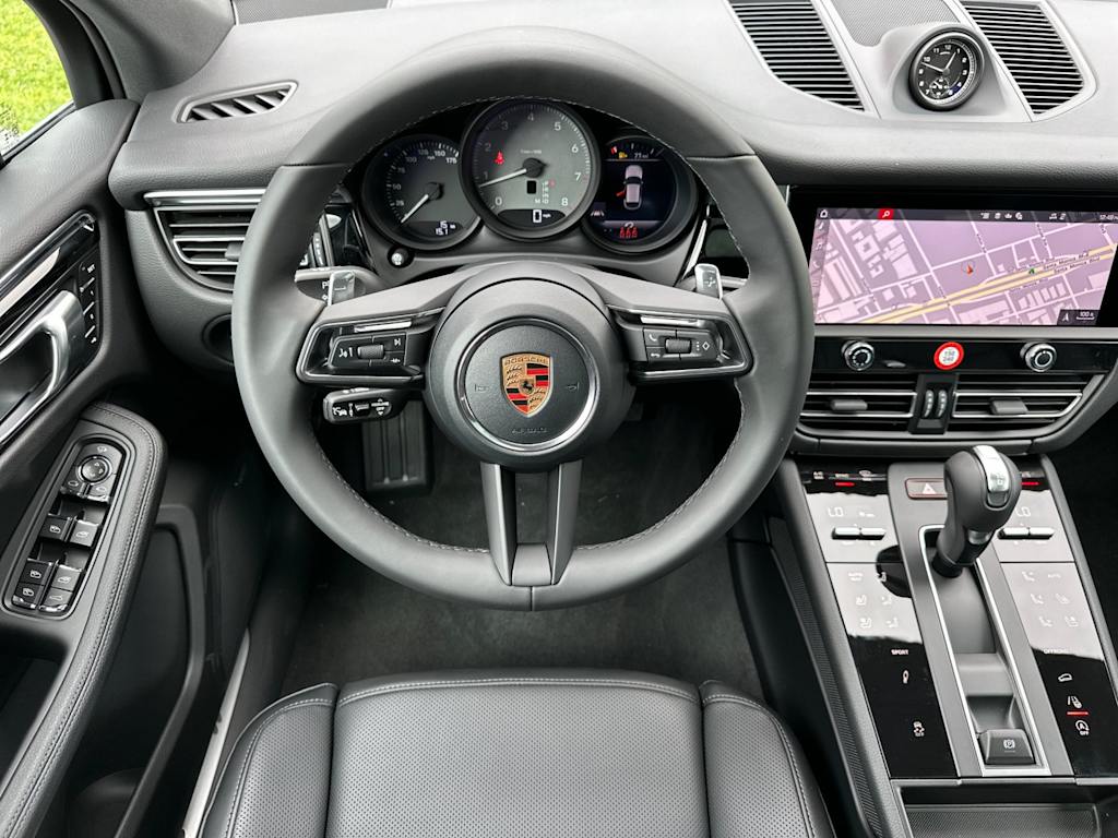 Thumbnail: 2026 Porsche Macan - 13