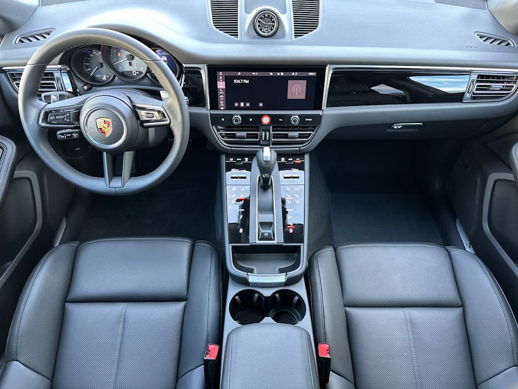 Thumbnail: 2026 Porsche Macan - 9