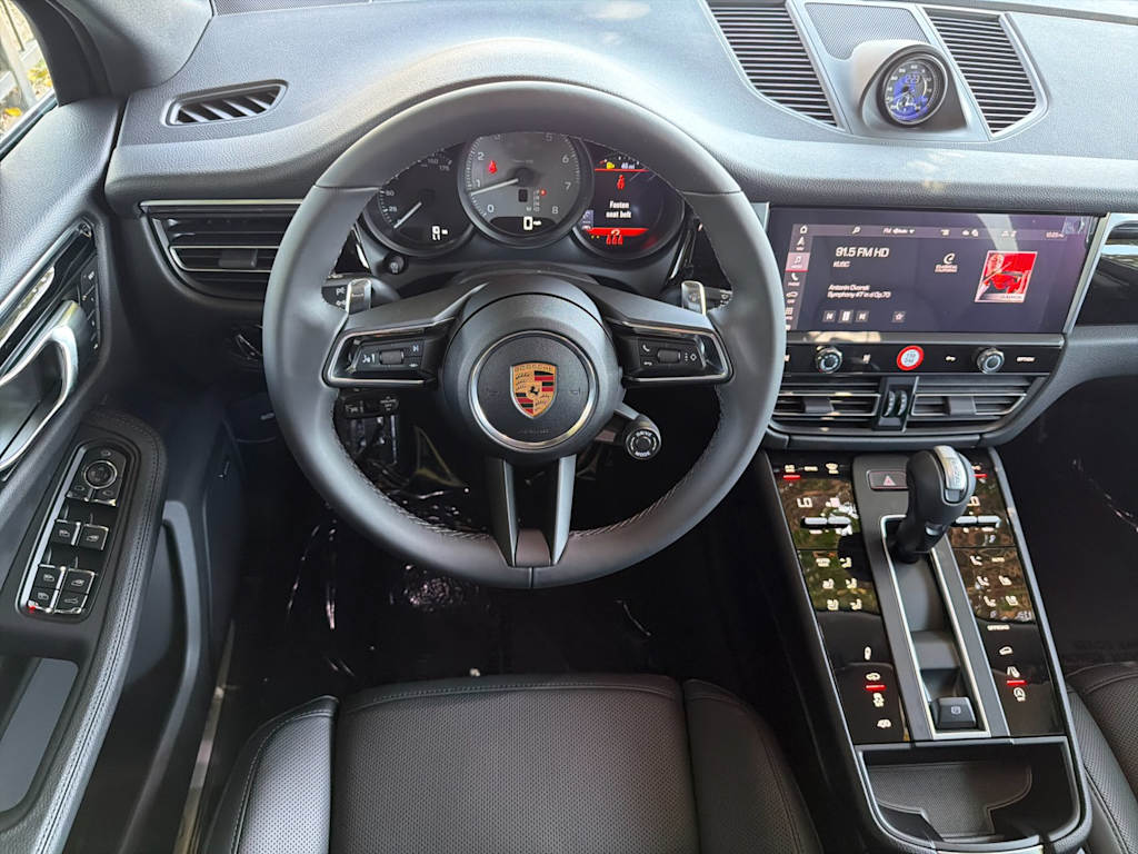 Thumbnail: 2026 Porsche Macan - 9