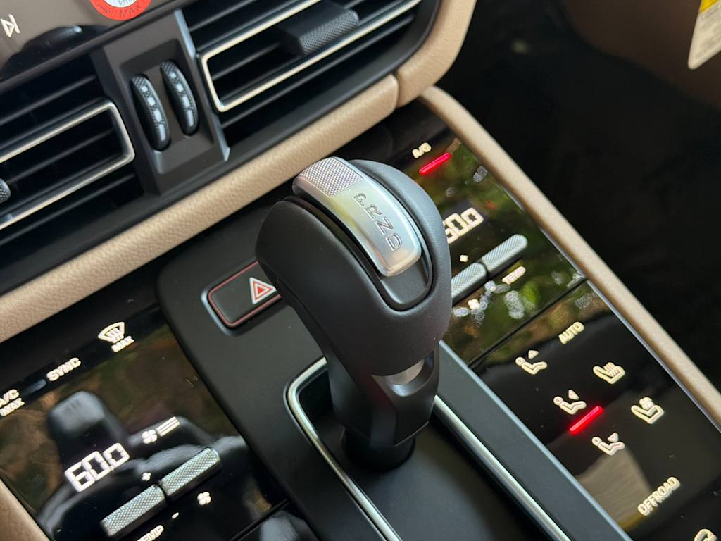 Thumbnail: 2026 Porsche Macan - 29