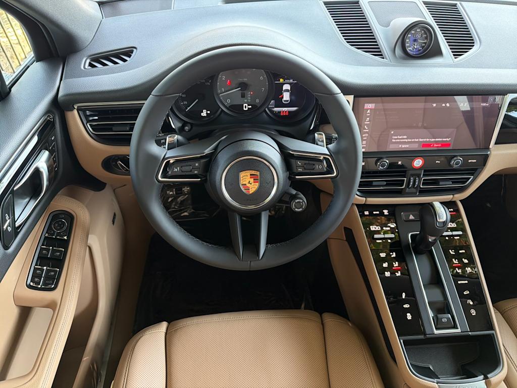 Thumbnail: 2026 Porsche Macan - 9
