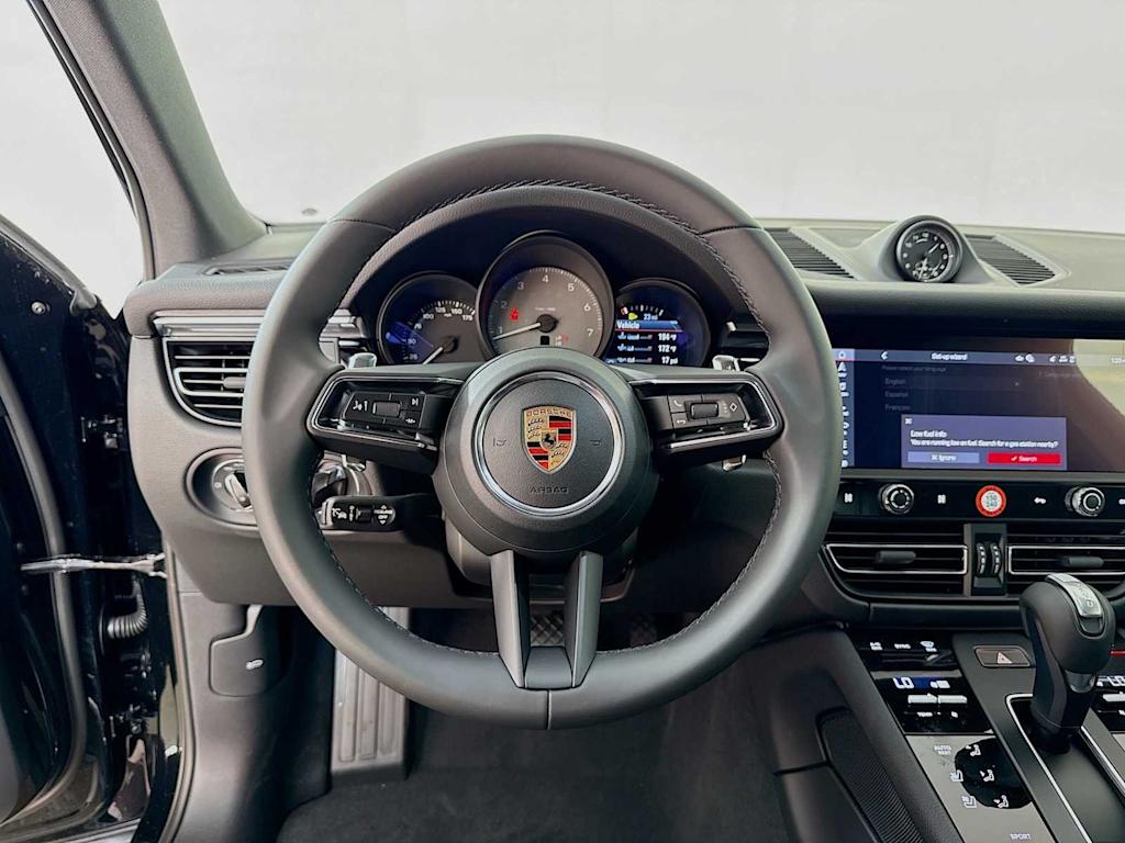 Thumbnail: 2026 Porsche Macan - 8