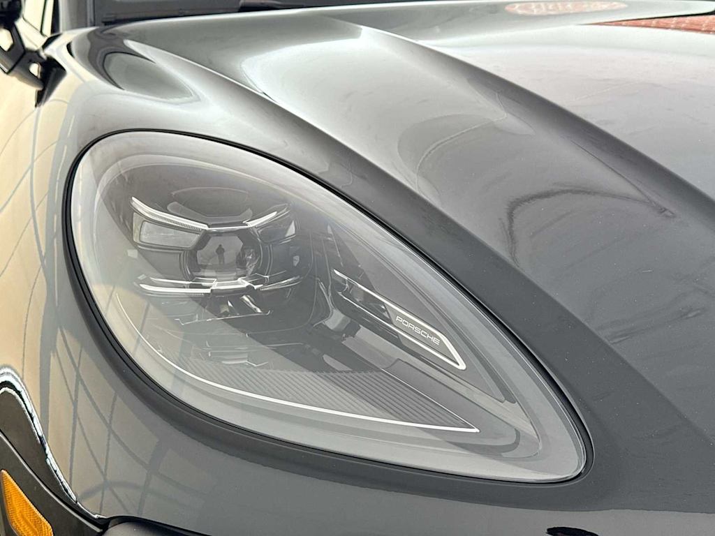 Thumbnail: 2026 Porsche Macan - 28