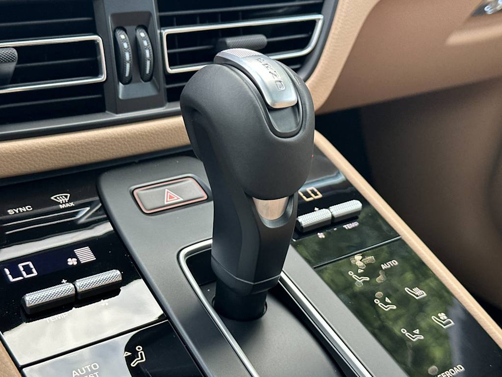 Thumbnail: 2026 Porsche Macan - 29