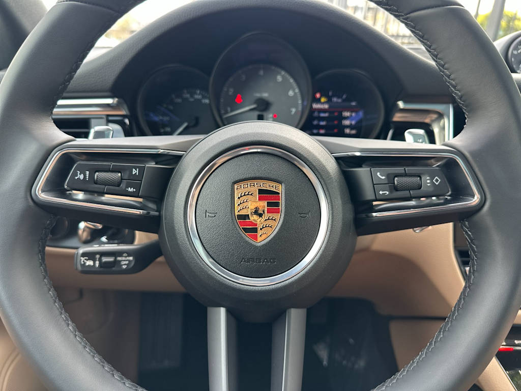 Thumbnail: 2026 Porsche Macan - 30
