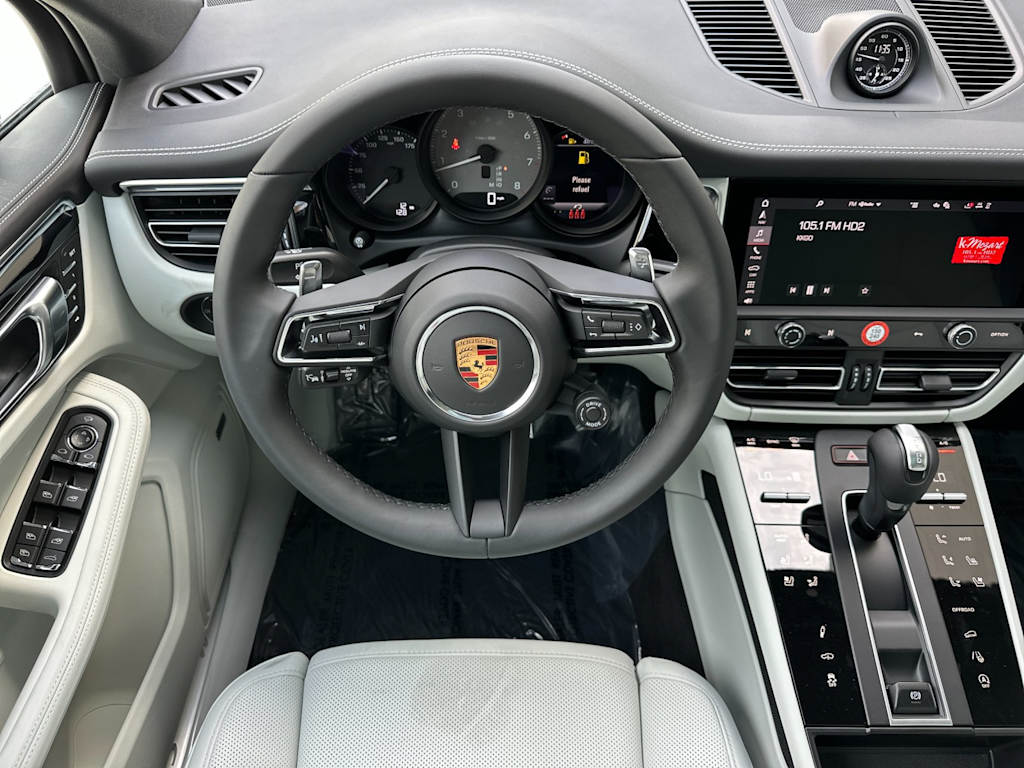 Thumbnail: 2026 Porsche Macan - 10