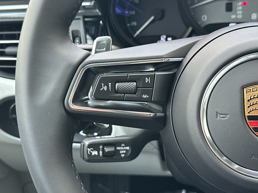 Thumbnail: 2026 Porsche Macan - 31