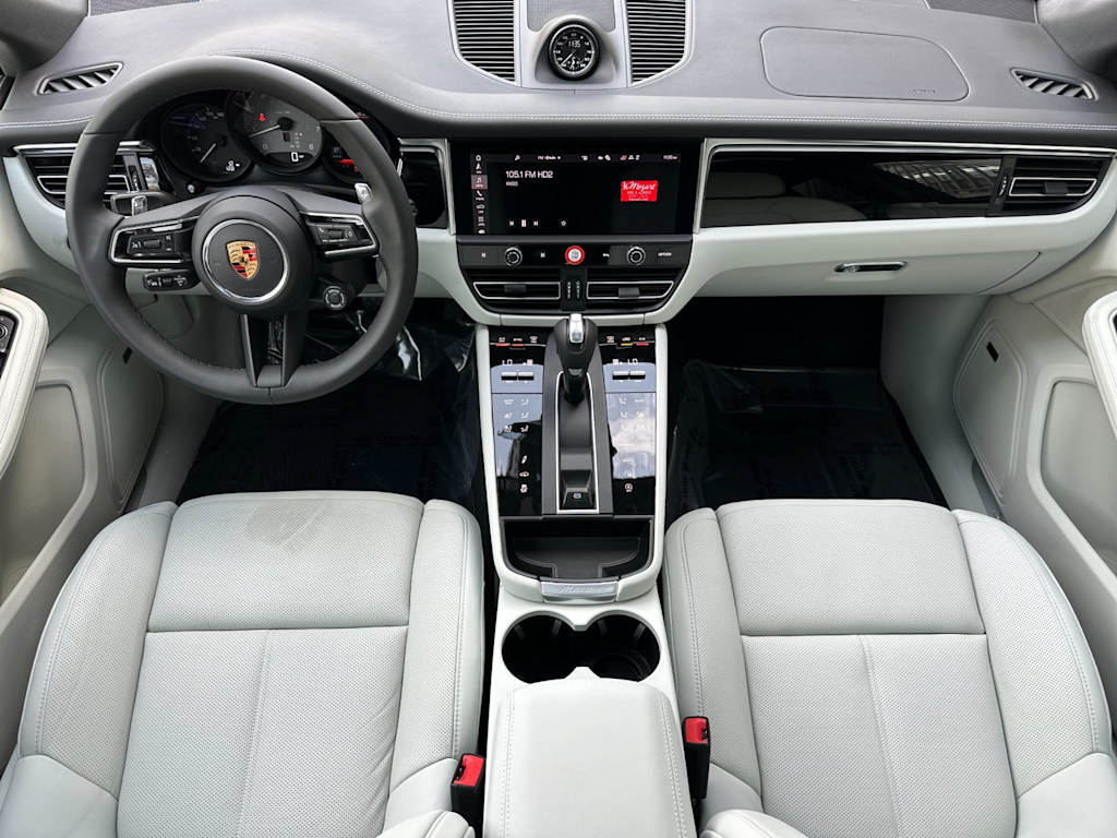 Thumbnail: 2026 Porsche Macan - 2