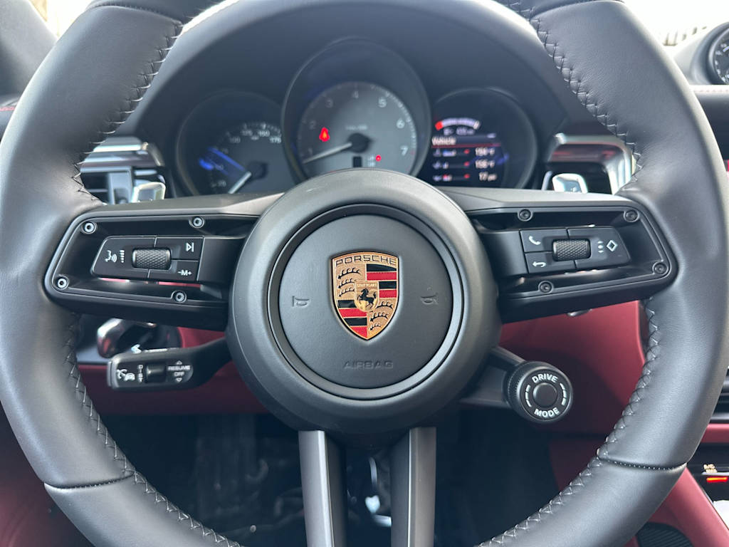 Thumbnail: 2026 Porsche Macan - 29