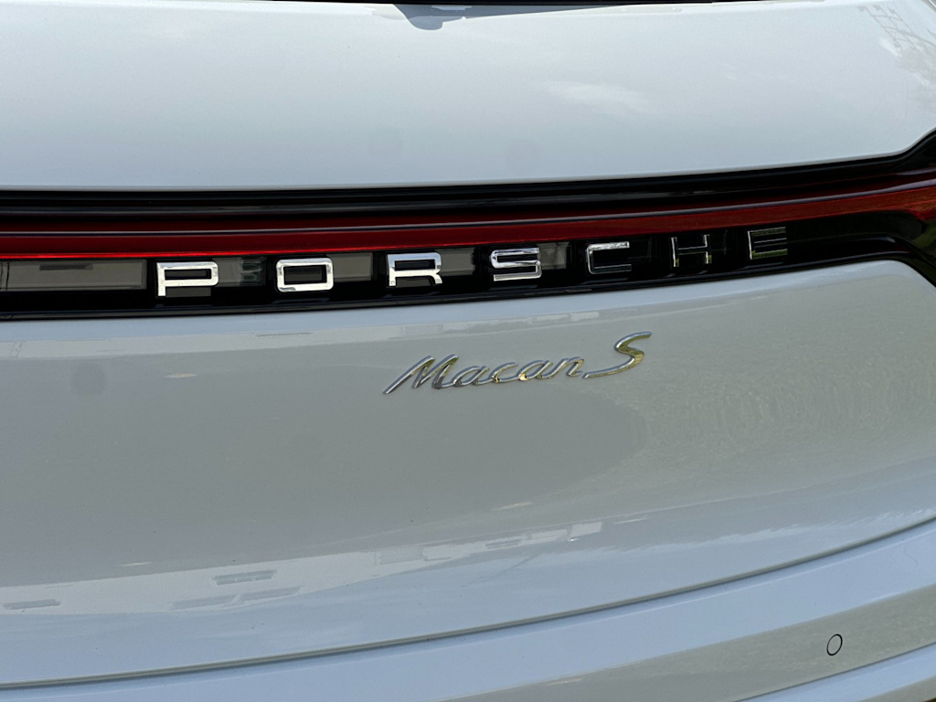 Thumbnail: 2026 Porsche Macan - 33