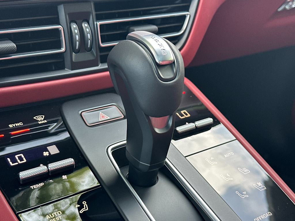 Thumbnail: 2026 Porsche Macan - 28