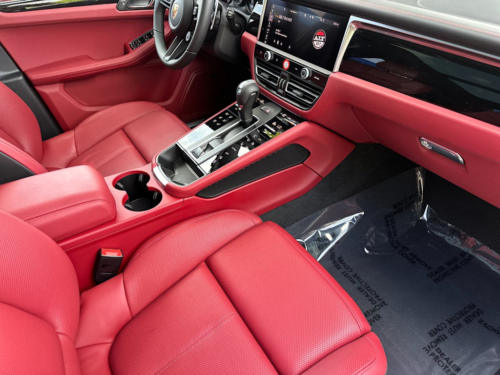 Thumbnail: 2026 Porsche Macan - 13