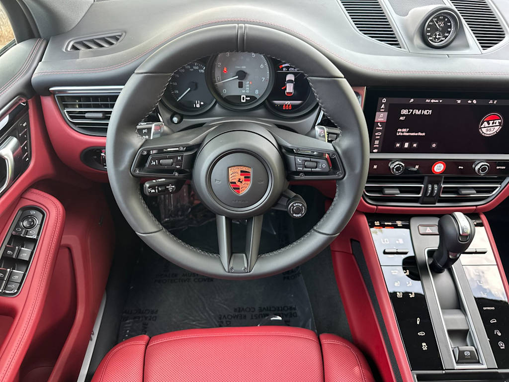 Thumbnail: 2026 Porsche Macan - 9