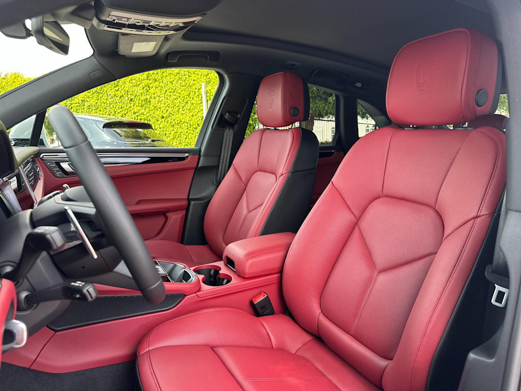 Thumbnail: 2026 Porsche Macan - 11