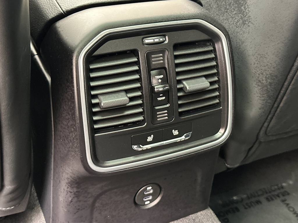 Thumbnail: 2024 Porsche Macan - 22