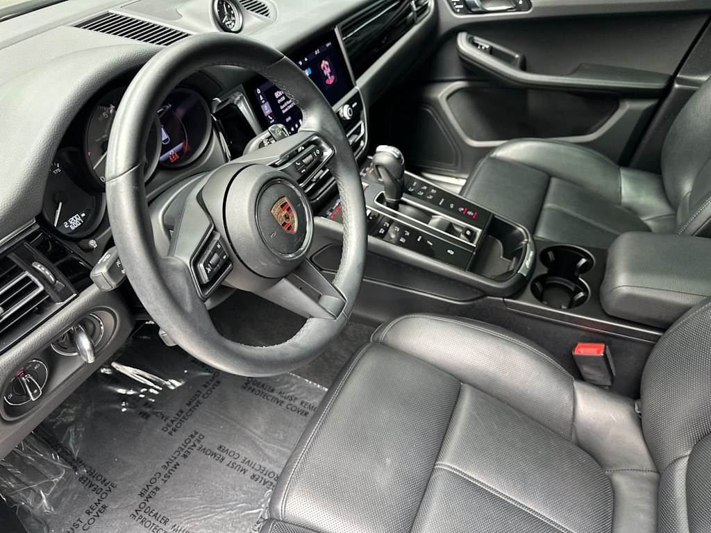 Thumbnail: 2024 Porsche Macan - 7