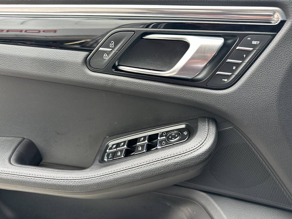 Thumbnail: 2024 Porsche Macan - 21