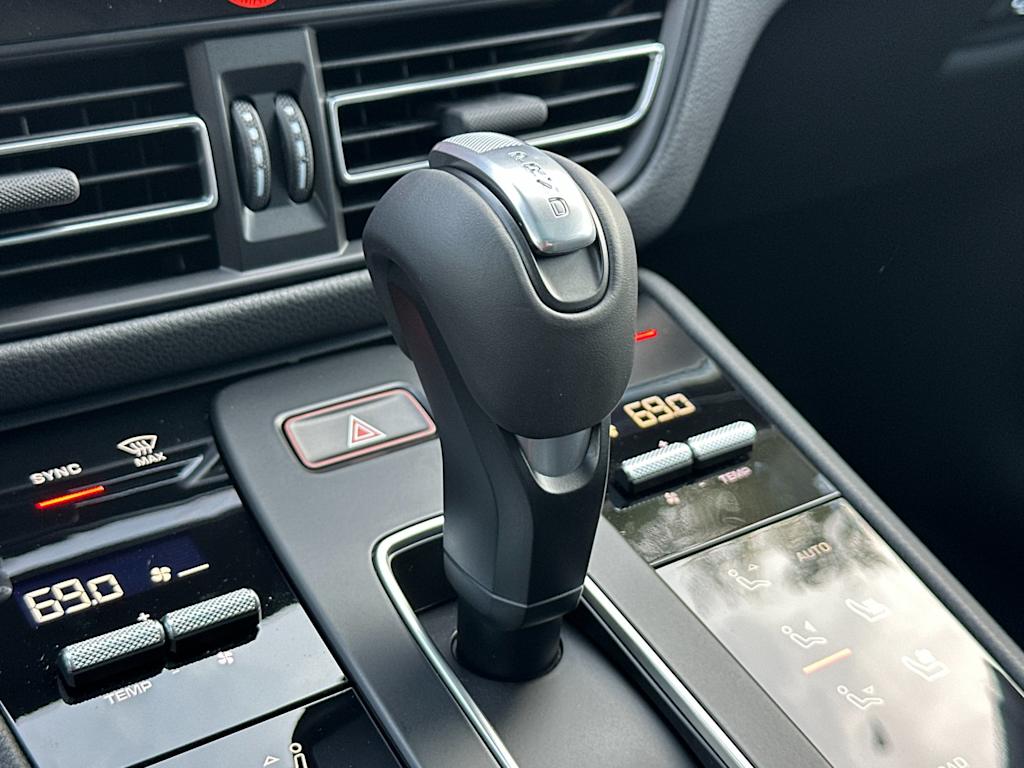 Thumbnail: 2026 Porsche Macan - 28