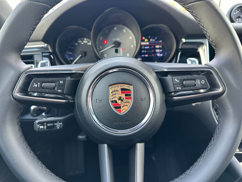 Thumbnail: 2026 Porsche Macan - 29