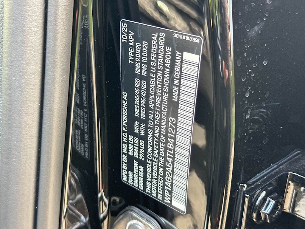 Thumbnail: 2026 Porsche Macan - 18