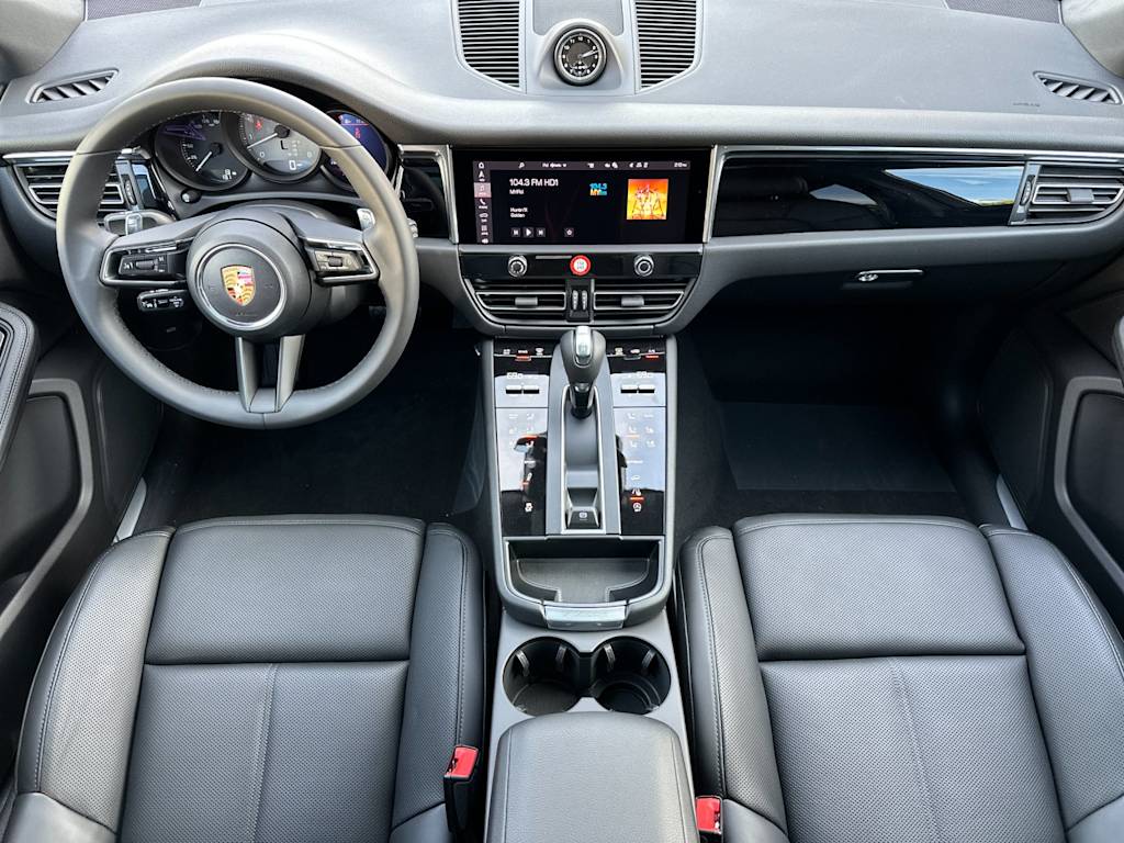 Thumbnail: 2026 Porsche Macan - 9