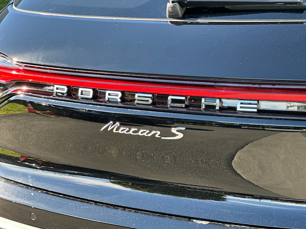 Thumbnail: 2026 Porsche Macan - 7